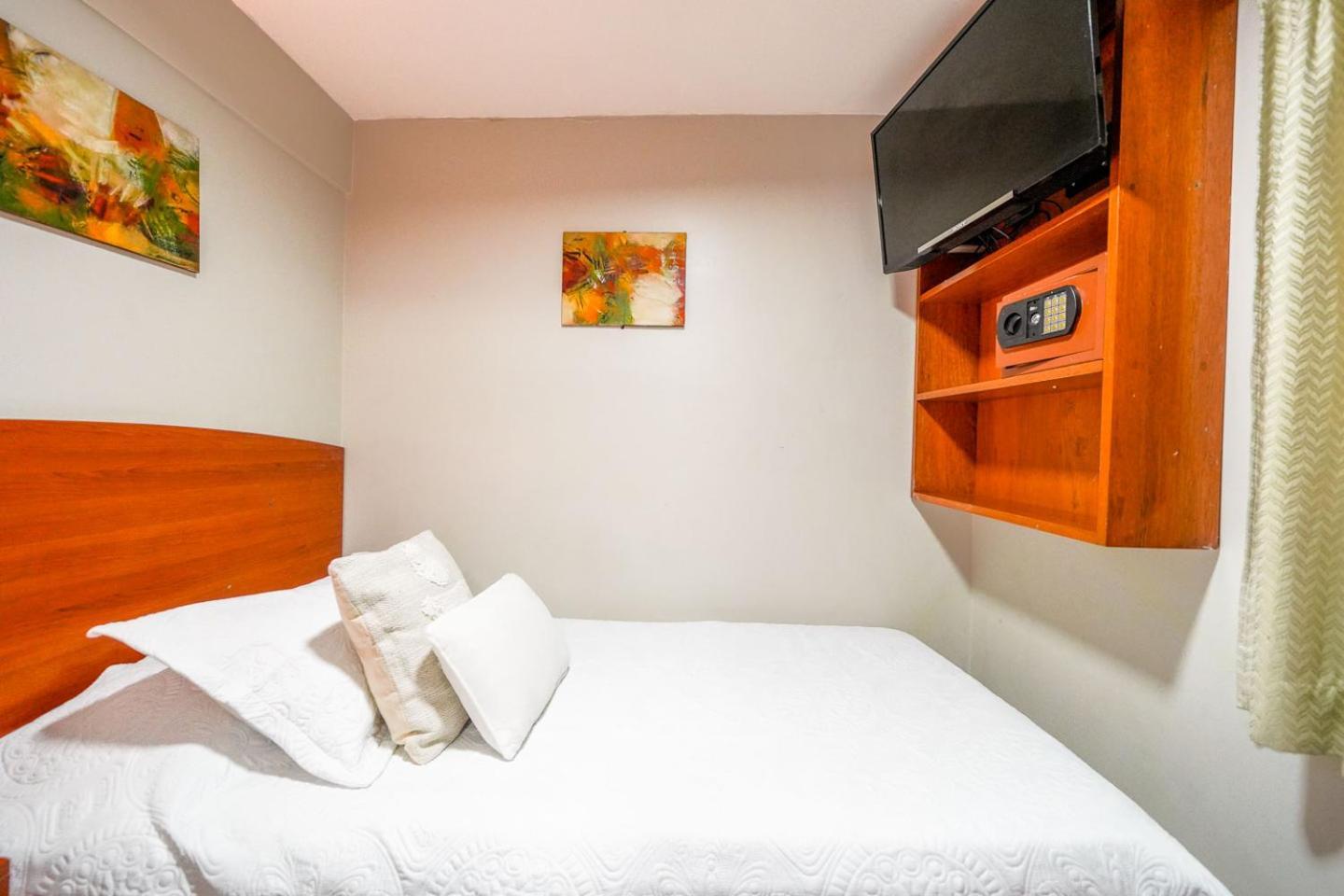 Imperial Inn Hospedaje Turistico Ліма Екстер'єр фото